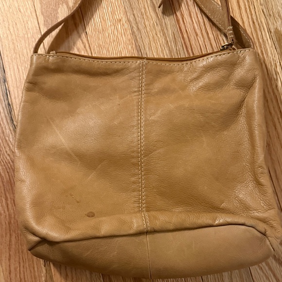 Classic Leather Crossbody Bag in Caramel - Picture 2 of 3